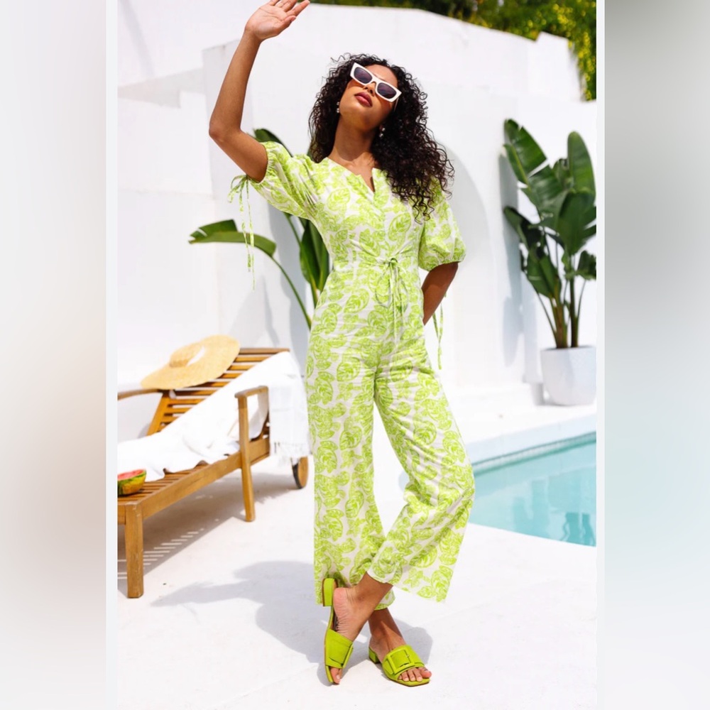 NWT Ivy City Co “Elle” Lime Floral Jumpsuit